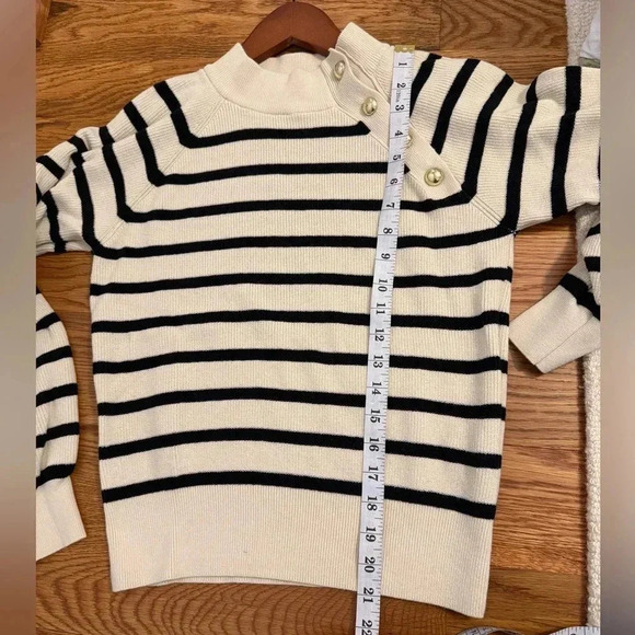 Who What Wear Striped Sweater Button Crewneck size XS - Picture 10 of 11